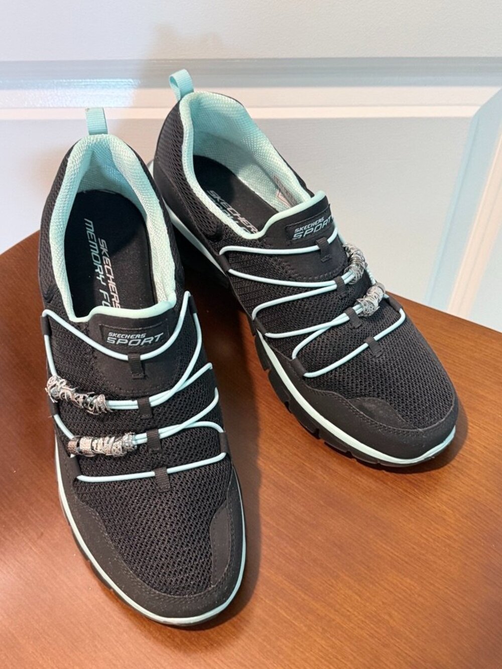 Sketchers sneakers size 10 LIKE NEW! Lightweight, decorated with silver charms